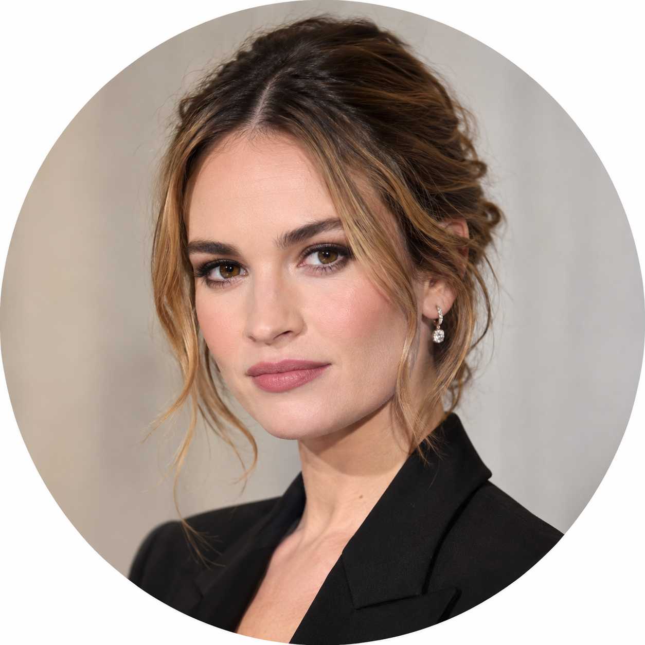 Lily James 